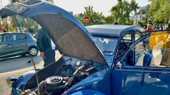 Tak Kalah Dengan Baguette, Citroen 2CV: Ikon Prancis yang Menolak Punah