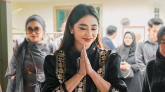 Disindir Bukan Siapa-Siapa, Dewi Perssik Sesumbar: Mayor Teddy Bayar Gue Ratusan Juta