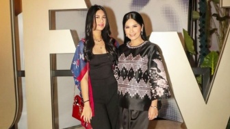 5 Pesona Annisa Pohan dan Almira Tunggadewi Bak Kakak Adik di JFW, Kompak Tenteng Tas Brandes Puluhan Juta