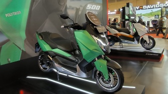 Digantung Pemerintah, Penjualan Motor Listrik Polytron Anjlok Parah di Semester I 2025