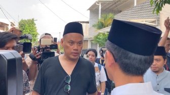 Ayah Uya Kuya Sempat Sesak Napas Sebelum Meninggal, Keluarga Tak Tahu Pemicunya