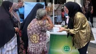 Jumat Berkah dan Cerita Bagikan Makanan Siap Saji ke Masyarakat di Jateng dan DIY