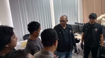 Detik-detik Penggerebekan Markas Judol di Bekasi: 10 Pegawai Komdigi Tersangka