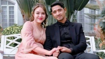 Amanda Manopo & Arya Saloka Go Public? Buket Bunga "I Love You" Jadi Bukti!