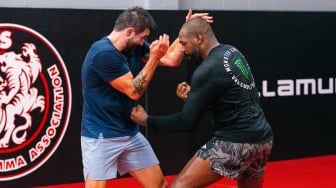 Siapa Petarung yang Layak Dapat UFC GOAT? Khabib Nurmagomedov atau Jon Jones