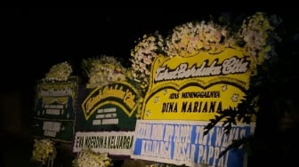 Suasana Rumah Duka Dina Mariana