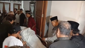 Dina Mariana Berpulang, Papan Bunga Penuhi Rumah Duka di Depok