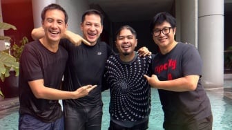 Didampingi Ari Wibowo dan Daniel Mananta, Bams eks Samsons Jalani Ritual Pembaptisan