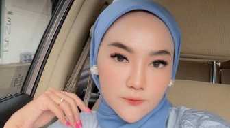 Siapa Suami Selebgram Arie Rieyanthie? Selingkuh saat Ditinggal Umrah