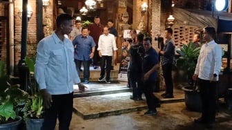 Prabowo Sebut Bahas Ini Itu Dengan Jokowi, Rocky Gerung: Ada Yang Disembunyikan