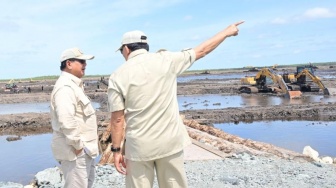 Pakai Helikopter, Prabowo Cek Proyek Food Estate Merauke Bareng Andi Amran