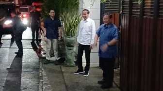 Prabowo Subianto Malam-malam Temui Jokowi di Solo, Ada Apa?