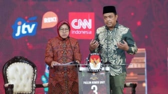 Gus Hans Tak Terlalu Pikirkan Debat, Risma Janji Tak Bedakan SMA Negeri dengan Swasta