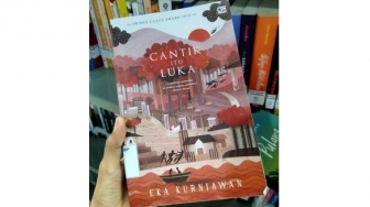 Ulasan Novel Cantik Itu Luka: Kecantikan yang Justru Membawa Eksploitasi