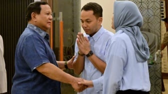 Antusiasme Prabowo Subianto Bertemu Cawali Solo Respati Ardi: Calonnya Solo Masih Muda Ya