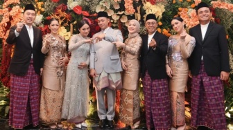 Ikut Acara Lamaran Adik, Intip Potret Elegan Aliya Rajasa Padukan Kebaya dengan Tas Branded Ratusan Juta