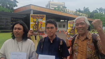 Kirim Surat ke MPR, Gemas Tolak Pemberian Gelar Pahlawan ke Presiden Soeharto