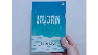 Ulasan Novel Hujan Karya Tere Liye: Menemukan Harapan di Tengah Kesedihan