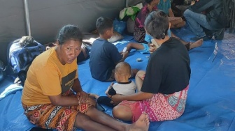 Jumlah Pengungsi Akibat Erupsi Gunung Lewotobi Laki-laki Capai 2.472 Orang