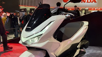 Tak Mau Kalah dari Scoopy, Honda PCX Punya Tampilan Baru dengan Fitur Lebih Canggih