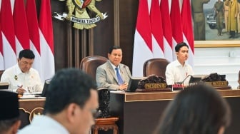 Hadiri Sidang Kabinet Paripurna, Menteri Rini Pastikan Kementerian PANRB Akselerasi Program 100 Hari