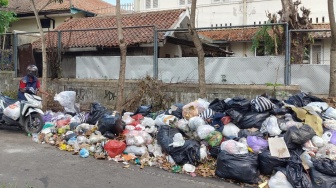 Sampah Menumpuk di Jogja, Sejumlah Ruas Jalan Tergenang Saat Hujan Deras