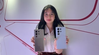 Wujud Itel S25 Ultra yang resmi diluncurkan ke Indonesia pada Jumat (8/11/2024). [Suara.com/Dicky Prastya]