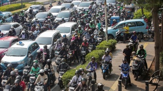 Terjebak Macet? Jangan Panik! Ini 4 Jurus Jitu Bikin Perjalanan Tetap Asyik