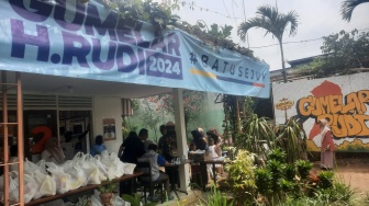 13 Hari Jelang Coblosan, Firhando Gumelar-Rudi Makin Gencar Turun ke Masyarakat