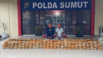 Polisi Tembak Mobil Bawa 272 Kg Ganja di Langkat, 2 Pelaku Ditangkap