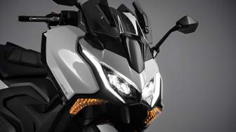 Potret Motor Berwajah Mirip Yamaha XMAX: Berbekal Pengereman Brembo dan Tenaga Menggelegar