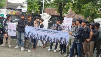 Liga Demokratik "Kepung" Bawaslu Sleman, Tolak Politik Uang yang Rusak Demokrasi