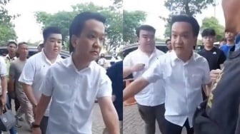 Anak Disuruh Ivan Sugianto Menggonggong, Orangtua Siswa SMA 2 Kristen Gloria Surabaya Dilarikan ke RS