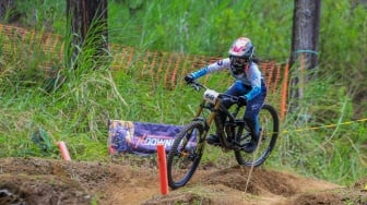 Juarai Indonesian Downhill 2024, Ayu Triya Andriana Taklukkan Pembalap Selandia Baru