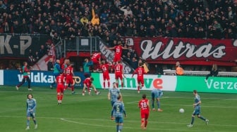 Mees Hilgers Sampai Minta Maaf, Begini Reaksi Berkelas Suporter FC Twente