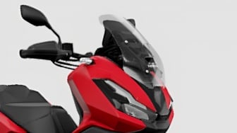 Evolusi Brutal Honda ADV: Tenaga Lebih Besar, Fitur Tak Kalah Canggih dari Yamaha XMAX