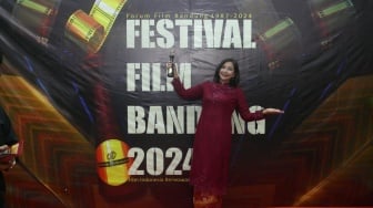 Raih Penghargaan di Festival Film Bandung, Ayu Azhari Titip Pesan buat Fadli Zon