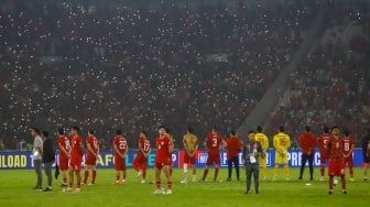 Skuad Timnas Indonesia usai pertandingan Sepak Bola Kualifikasi Piala Dunia 2026 Zona Asia Antara Indonesia melawan Jepang di Stadion Gelora Bung Karno, Jakarta, Jumat (15/11/2024). [Suara.com/Alfian Winanto]
