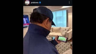 Lagi di Peru, Prabowo Nonton Timnas Indonesia Vs Jepang Lewat HP: Semangat Garuda!