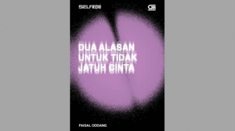 Ulasan Buku Dua Alasan untuk Tidak Jatuh Cinta, Plot Twist-nya Tak Terduga!