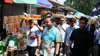 Dikerumuni Bakul Es Teh di Benteng Vastenburg, Respati Ardi Tampung Keluhan Akses Berjualan di Berbagai Event