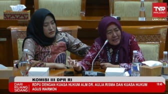 Tangis Pilu Ibu Mendiang Mahasiswi PPDS Undip di Komisi III DPR: Sistem Pendidikan Apa Ini