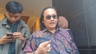 Pendidikan Farhat Abbas, Ngomong Belibet usai Dilaporkan Balik Denny Sumargo