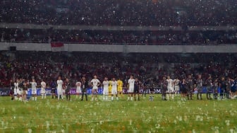 Skuad Timnas Indonesia usai pertandingan Sepak Bola Kualifikasi Piala Dunia 2026 Zona Asia Antara Indonesia melawan Arab Saudi di Stadion Gelora Bung Karno, Jakarta, Selasa (19/11/2024). [Suara.com/Alfian Winanto]