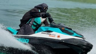 Umi Pipik Nyetir Jetski Sendiri di Danau Toba, Reaksi Abidzar Al-Ghifari Disorot