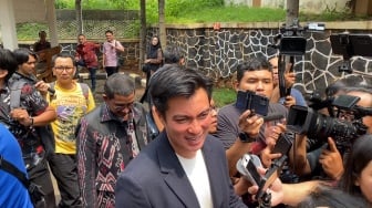 Gendong Anak Saat Berkunjung ke Restoran Baru Nikita Mirzani, Baim Wong Dituding Haus Validasi