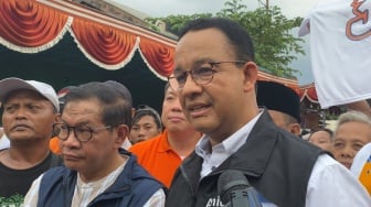 Bakal Nyoblos di TPS 029 Lebak Bulus, Anies Traktir Wartawan Bubur Ayam Bang Ali