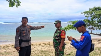 Dramatis! 2 dari 3 Wisatawan Terseret Ombak di Pantai Ilahan Berhasil Diselamatkan, 1 Masih Dicari