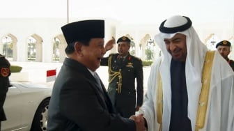 Sambut Presiden dengan Kemewahan, Mercedes-Maybach S650 Pullman Jadi Tunggangan Prabowo di Abu Dhabi