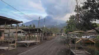 Perlindungan untuk Warga: 5.200 Kotak Masker Disalurkan Pasca Erupsi Gunung Lewotobi